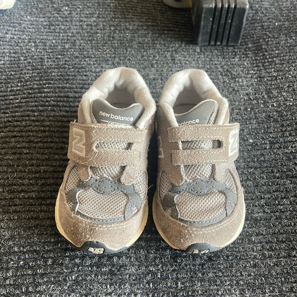 Toddler sneakers size-8